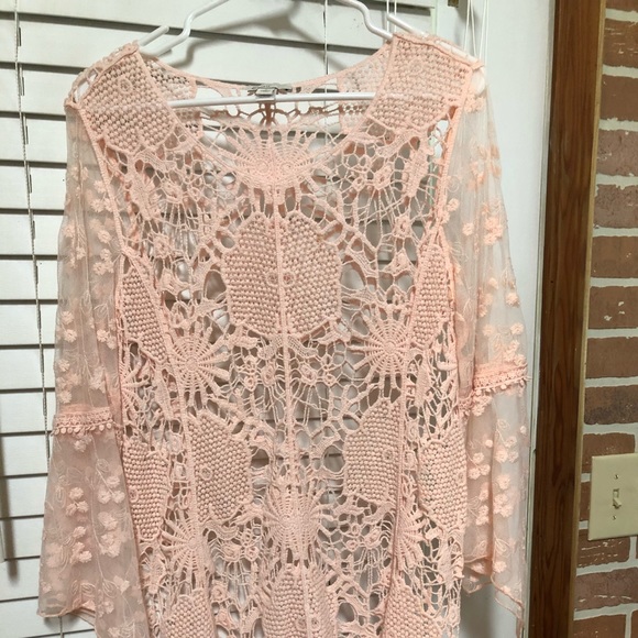 Beautiful pink cover up top - Picture 6 of 12